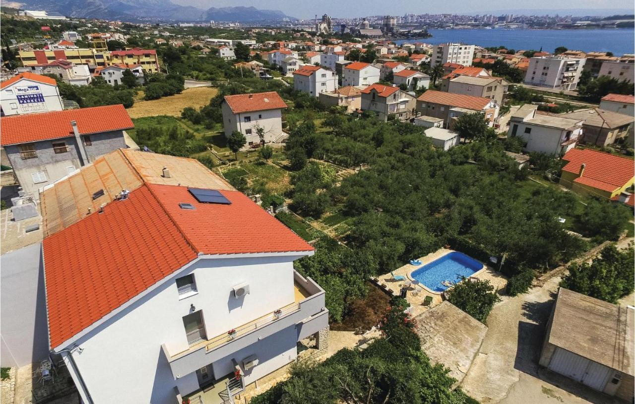 1 Bedroom Nice Apartment In Kastel Sucurac Kaštela Extérieur photo